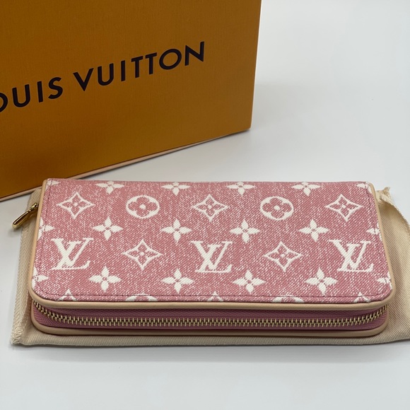 Louis Vuitton Jacquard Denim Monogram Long Round Zippy Wallet Limited Edition - Picture 2 of 16